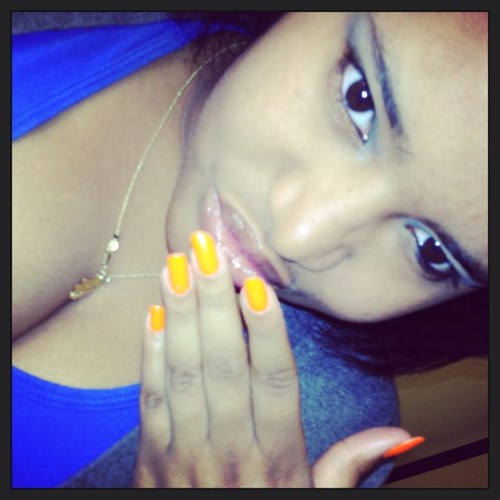 LanaM103's profile picture. I'm a chameleon with rainbow socks !