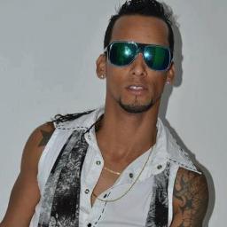 Twitter Oficial da banda Guetto é Guetto.  
Atualizado pela acessória da banda.