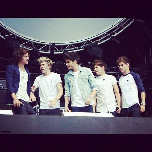 im a pointer and directioner! you look lost... so follow me