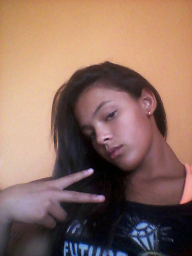 Hi !!!!!!!!!!! Follow me && ill follow back.   I am a belieber,directioner&&& mahomie ☺