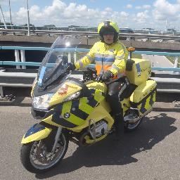 Weginspecteur op de motor bij Rijkswaterstaat. Dienst Verkeer & WaterManagement. Contact via: 0800-8002 of https://t.co/mPRLbOrVpP