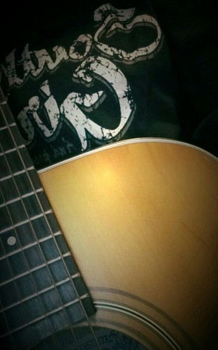 Just a good ol' girl livin' for Jesus.(:
