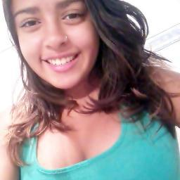 13 anos , canceriana , simpática , alegre , sincera .. 
Instagram : http://t.co/gWRs1Ccu  
Facebook : http://t.co/o3qo5GO0
ask : http://t.co/ge7np3Nj