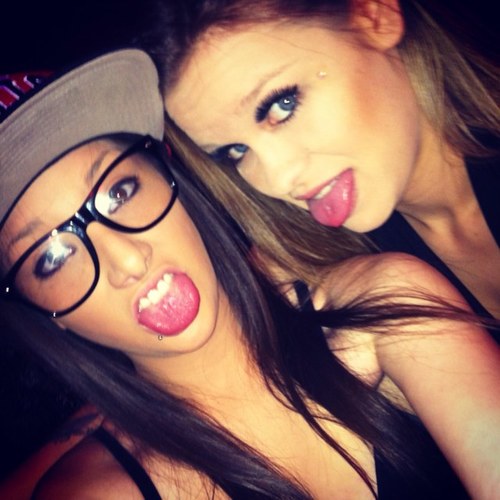 Angelaaa419's profile picture. 