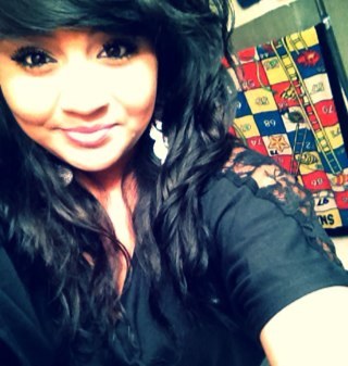 Single , HMU. ♥ its all about YMCMB ♥ Follow Me , im aware that you wont regret itt :3 *o*