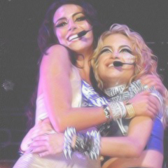 Eu amo voces @lua_blanco @melfronckowiak sz Since 03/02/2013
