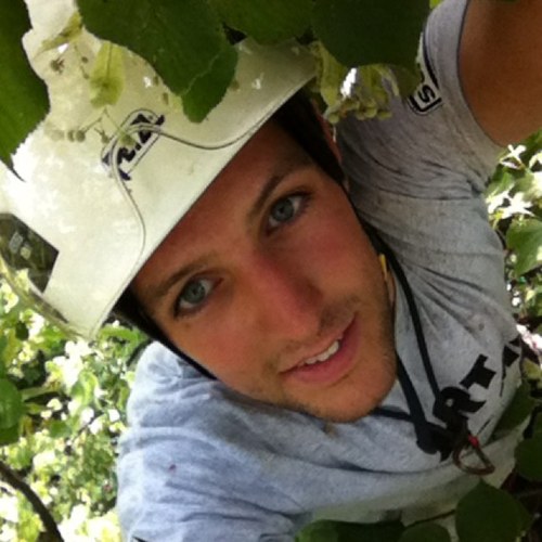 Freelance climbing arborist Sponsered by SAWPOD LTD, product designer, surfer, Snowboarder And Skater Working in sydney, AUS