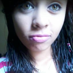 Leonina, 17 anos, Evangélica, Deus, Família, Amigos, Palmeiras, Música.
Futura Médica Legista (yn* '