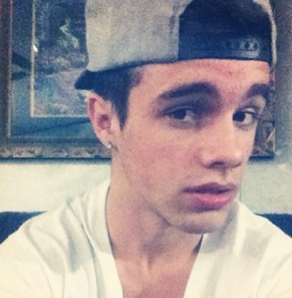 Als je toch mijn account bekijkt , druk op de follow knop | Rick | Randomtweeter | #teamweirdo w/ @iiiNiels |