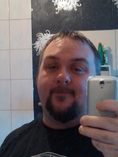 I work at the DW Stadium in wigan, follow the mighty warriors. Love Pearl Jam, rock & metal fan.