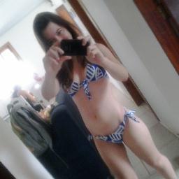Muito dizem que sou dramatica e sou mesmo sou um pouco de tudo meio doce meio dramatica meia má e posso te surpreender se realmente quizer baby