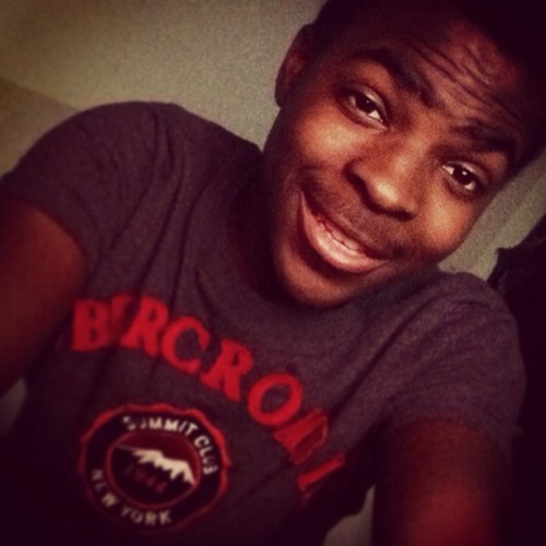 I'm Melvin, I was bored so I made a twitter so follow me, I'll follow back!
