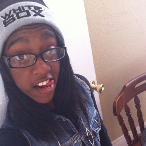 Saay followw a girl you knoow whaat it is...ya girl keepin' it real ✊ !