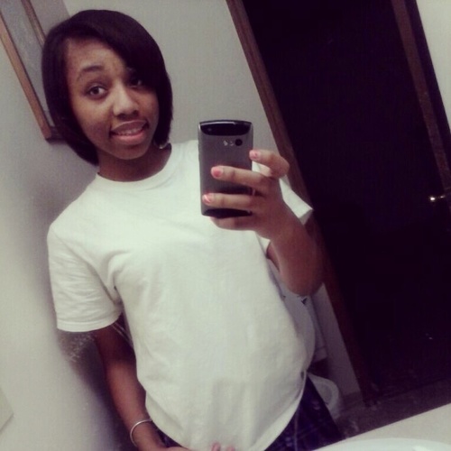 helloo : ) imm ambriaa , imm | 14 | ii lovee sportss basketball && volleyball butt #ballisslifee ^__^ #SINGLE