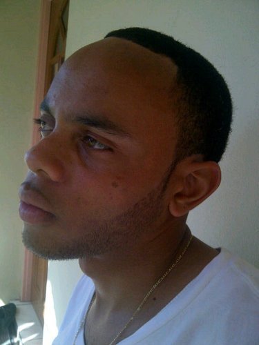 Snow5000's profile picture. (-_-)