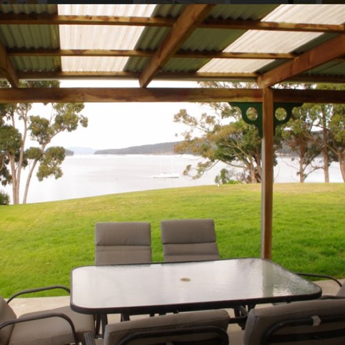 I am a gorgeous waterfront house on half an acre of waterfront land at Dover, Tasmania. I am For Sale. And I Tweet!! Check out my website: