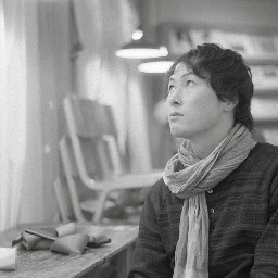 俳優、フォトグラファー、チェルフィッチュ、東葛スポーツ、宮沢章夫、ミクニヤナイハラ。ラグビー プレイヤーとしてのポジションはウイング。