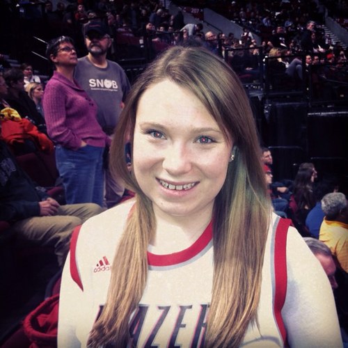 AnnaK_Parker's profile picture. Graduate of Marquette University. Originally from Portland, Oregon. Lover of the Portland Trailblazers, fashion, iced tea and puppies. PDX=Love