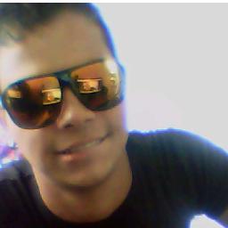 Haa oque posso fala de mim Moreninho , olhos castanhos , eu meu axo fortinho e curto um Pagode Pra caramba  que conhece mais Segue aiii