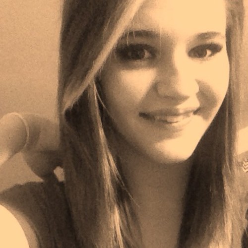 ...Sometimes good things fall apart so better things can fall together.” ― MarilynMonroe(: