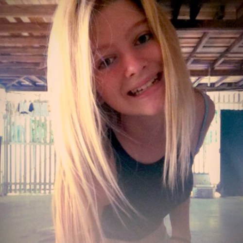 TARA THOMPSON. QUEENSLANDER. 14. JULIA GILLARD FOLLOWS. ;). MAKE THAT WHITE BUTTON BLUE.