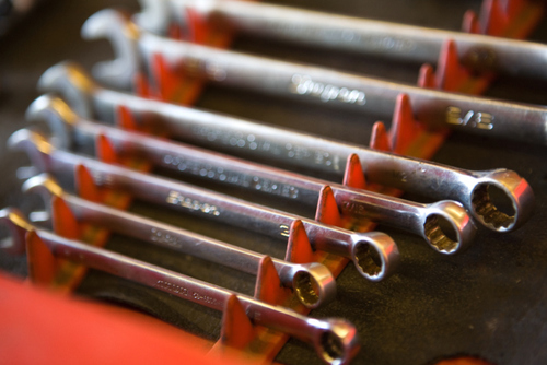 MuAuto's profile picture. Phone: (386) 364-1055
 Specializing in under car repair.