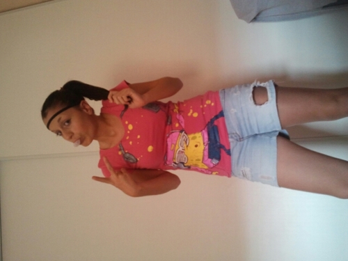 JonesEnrico's profile picture. Salut ! Je suis Bibelers Et Directioners Follow me please ! xx