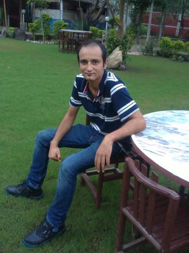 Le ke pistol jado bullet te swar honde.
pa K kurte “RAJPUT” JDO teyar hONDE
loki bekhde ne chad k CHUBARE
TE KEHNDE KASH ASI V “RAJPUT” DE YAAR HONDE!