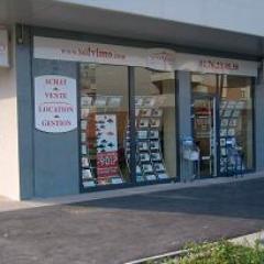 Solvimo Echirolles est là pour répondre à vos attentes pour la recherche d'un bien immobilier!
Horaires de l'agence: Du Lundi au Vendredi 9h-12h et 14h-18h30
