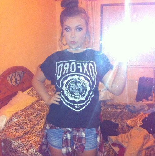 Kirstylee11x's profile picture. This is my new account :)
Old account was hacked :(