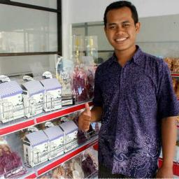 Owner& Founder @TelopiaID - OlehOleh Khas Yogyakarta dgn cita rasa ubi ungu | 085743020017 - BB : 27535BB0