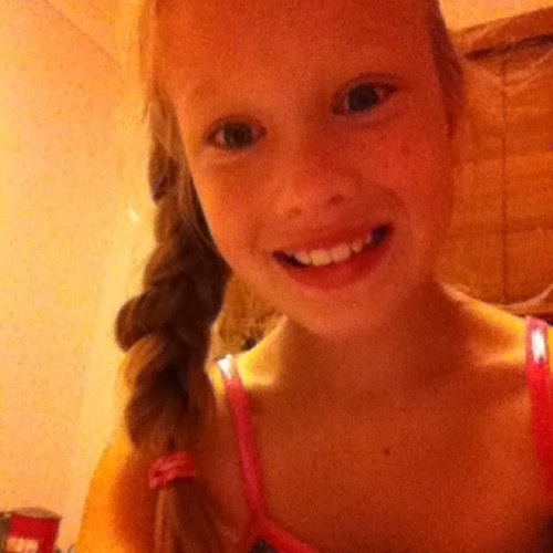 5.2.2012, met @livvy_grace & kissed @reecemastin, 17.2.2012, @darrenmastin RT'D & @spider_mastin tweeted me, @hayleymwarner follows! follow me, I FOLLOW BACK! x