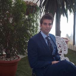 Licenciado en ADE/Pasion por el Marketing, Social Media y SEO/Leadership Development and equipment management/Linkedin: http://t.co/pNYqMZ6QRC