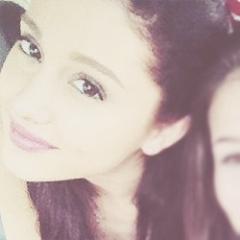 This is Ariana's fan-club. Page in http://t.co/YrHJdHB2 : http://t.co/Q1wGcM0M. @ArianaGrande, we love you so much, thank you for everthing.