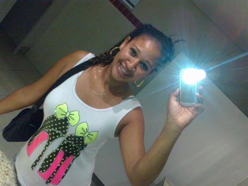 Professora de Dança, apaixonada pelo que faz...Levando a vida do meu jeito...e Muuuito Feliz!! *-*