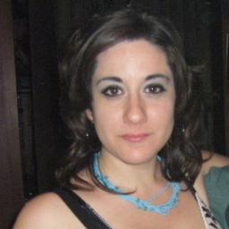 Filología Hispánica, Doctorado y Máster en Estudios Literarios por la UA. Profesora de Secundaria. 
Aprendiz de micro relatora y poeta.