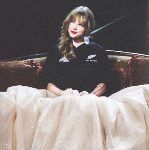 taylorswift/cherlloyd/GG/glee/twilight /justinbieber/selenagomez フォロー待ってます!! JK2です。