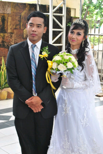 Hidupmu adalah hidupku dan bahagiamu adalah bahagiaku..Menikah denganmu,menjadi istrimu&hidup bersamamu adalah hal terindah dalam hidupku. Thanks Jesus n my leo