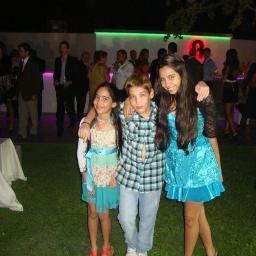 hola soy directioner/bilieber me encanta cher lloyd,llitle mix etc