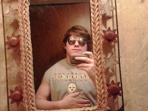 AM MMA Fighter/LoVeR/fighter/allaround good fuckin guy!!!