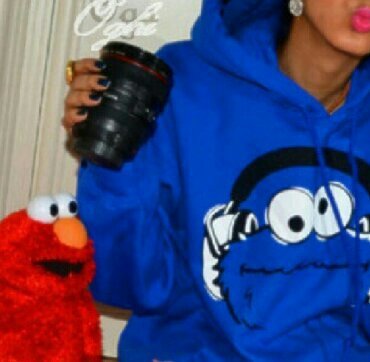 12 _ Oct _ 1998, average girl I love laughter and madness, I adore my friends because they have my heart .... Instagram:LOODAE . Κυwåít♡