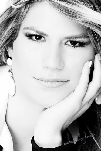 thianymotta's profile picture. Mãe da Julia, advogada, 23 anos.