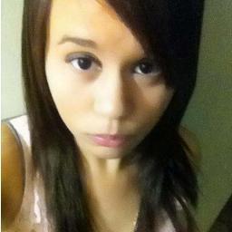 Soy loca, Amo el arte y no puedo vivir sin la musica... Estoy orgullosa por ser latina... Amo a 1D, JB, Jessie J,Calle 13, Katy Perry!!! 100% Directioner!!