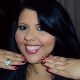 LuCandidaRamos's profile picture. A vida me sorri e então
Recolho os cacos que deixei no chão,
Milhares de recordações 
Transformam tudo em canção...