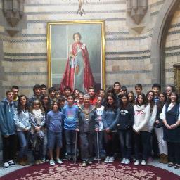 Opera Serveis: Everyone's not us, form together!