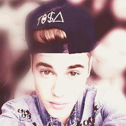 Holuuu! Amo a Shasteeeen soy Belieber hace 4 hermosos años*.* amo a mis hermanas beliebers:))