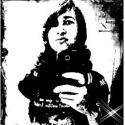 Sou essa mistura do tudo e do nada ao mesmo tempo, sou um ser perdido no reino de nuvens, às vezes me encontro com a brisa, às vezes me encontro na tempestade..