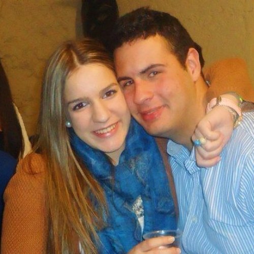 diegomielero's profile picture. Cuando mis hijos me pregunten ¿Quien fue el gran amor de tu vida?, me gustaría darme vuelta, mirarte a los ojos y decirles, ahí esta.