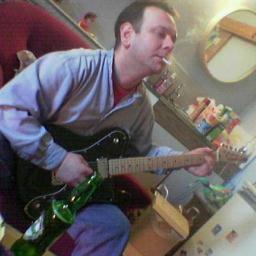 yvie2008's profile picture. diamond miner in goodwick, who looooves a pint