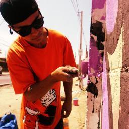 Hola me llamo Rodrigo Soy Graffitero, Mi vida esta  en la Calle, lo que Es Pintando Murallas , & Tambien Pinto Cuerpos BodisGraffs y Amo a Rihanna♥